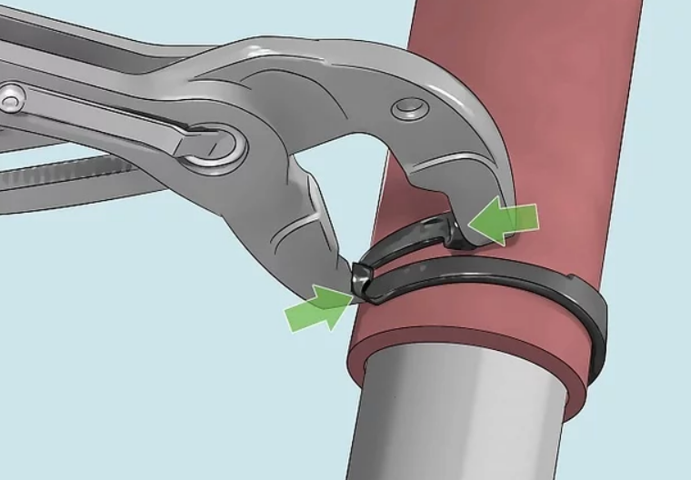 So entfernen Sie Schlauchschellen